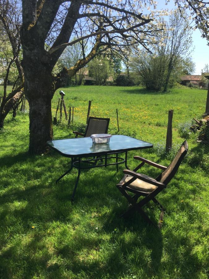 Bed and Breakfast Le Petit Grange Le Lindois Экстерьер фото